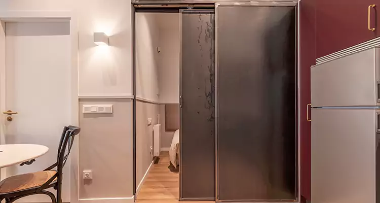 We Fix Closet Sliding Door in Belle Glade, FL 